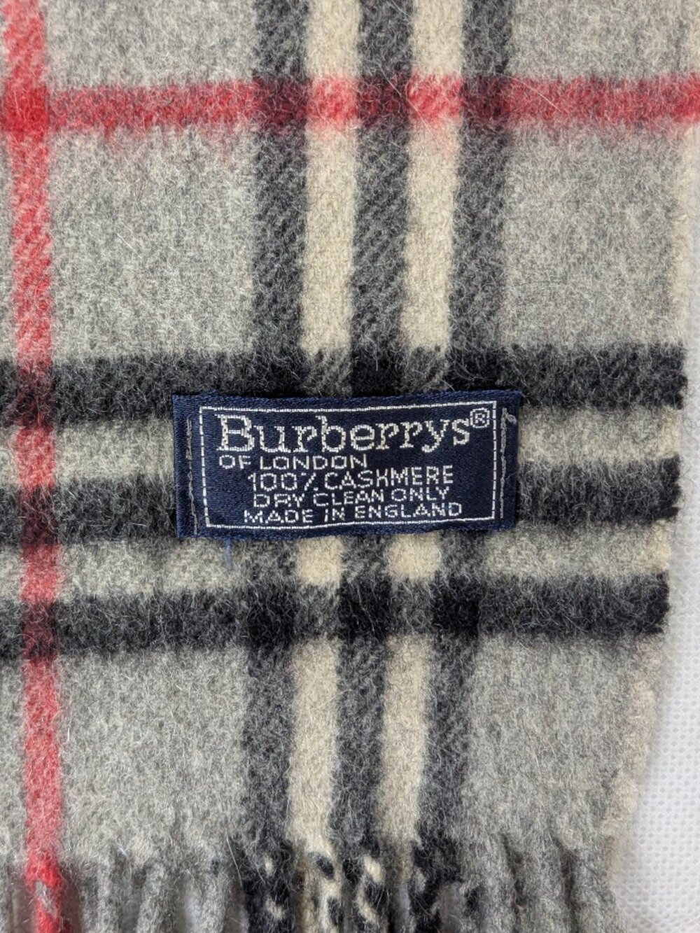 Authentic Burberry 100% Cashmere Nova Check Gray Scarf Unisex - Picture 2 of 8